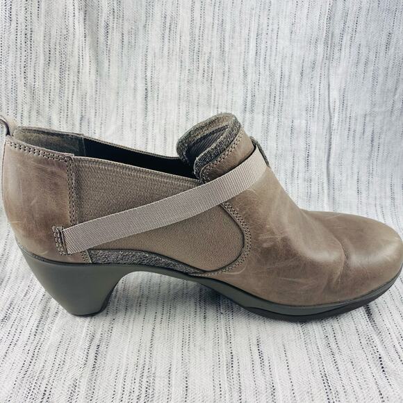 Merrell Evera Rush Aluminum Green Gray Heeled Ankle Chelsea Bootie‎ 9 Y2K - Picture 1 of 9
